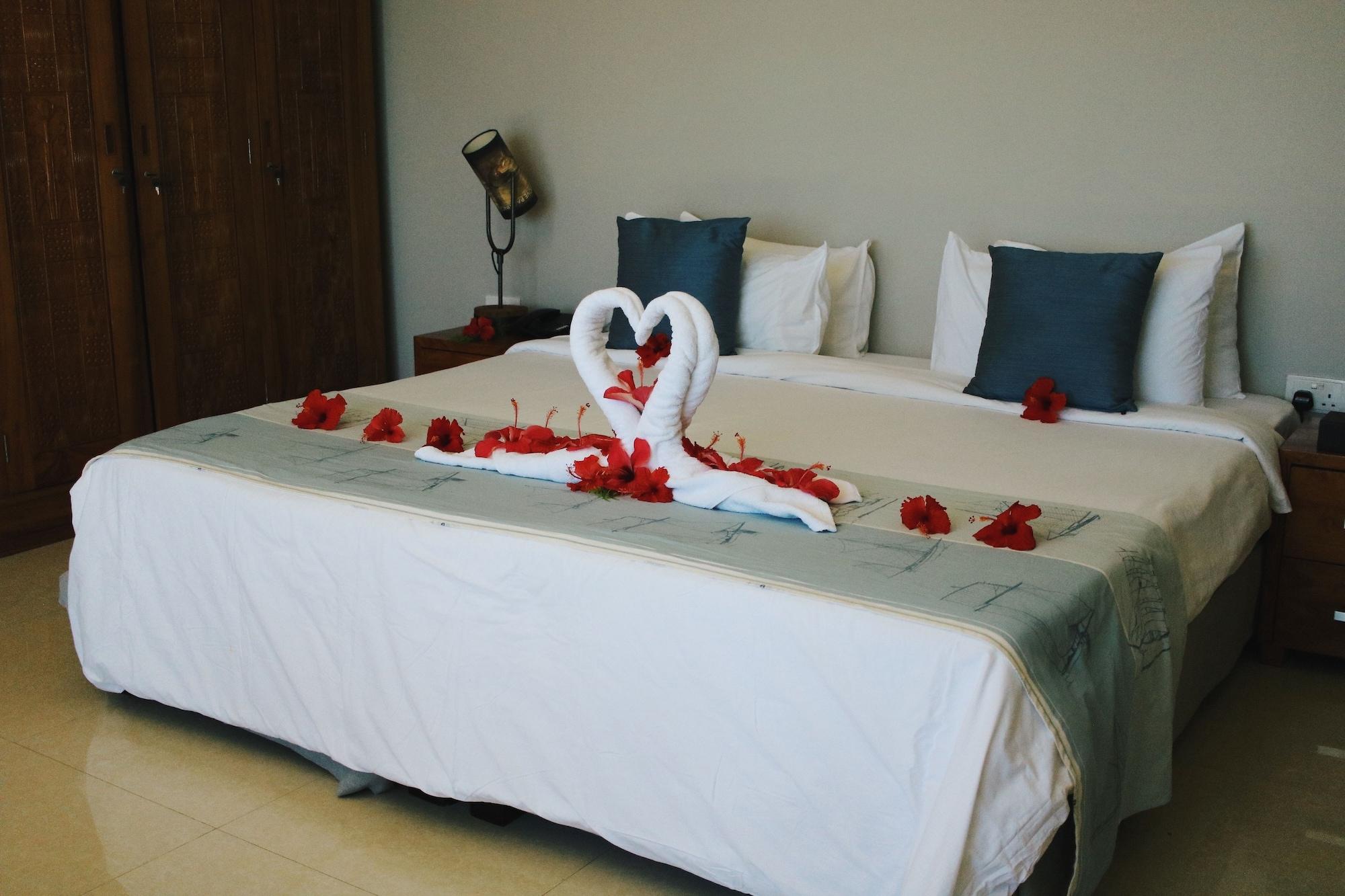 Crown Beach Hotel Seychelles Pointe Au Sel Εξωτερικό φωτογραφία