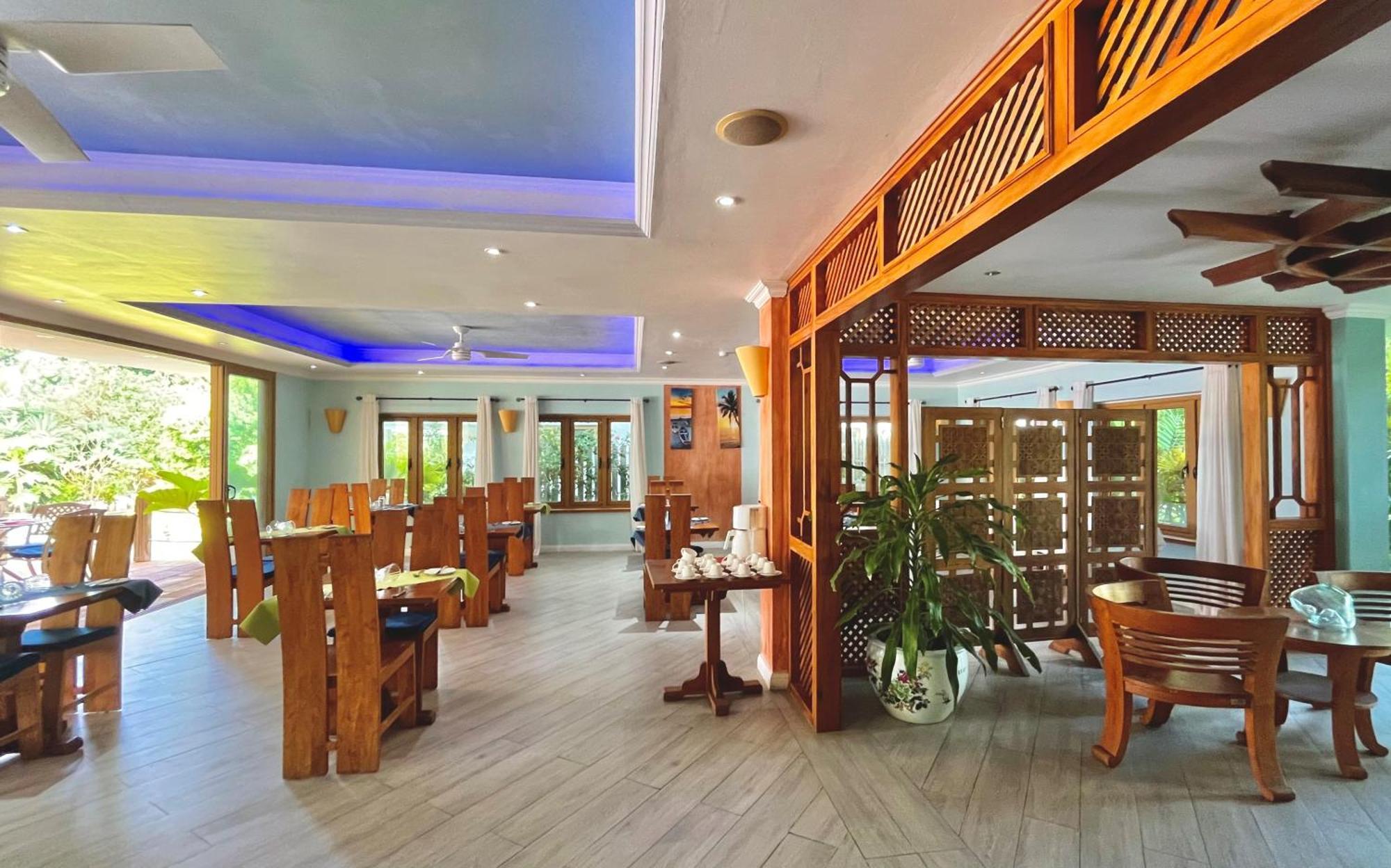 Crown Beach Hotel Seychelles Pointe Au Sel Εξωτερικό φωτογραφία